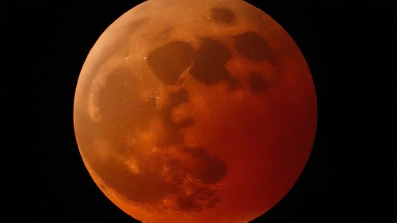 Experience the Stunning Blood Moon Lunar Eclipse in March 2025